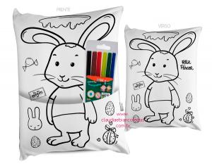 ALMOFADA PÁSCOA PARA PINTAR - COELHINHO COM BOLSO + KIT CANETINHA COM 6 CORES Tecido 100% Poliéster (microfibra) 20X30cm Personalizado Frente e Verso Sublimação  
